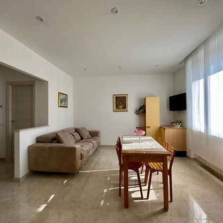 Il Blu Di Laveno Apartment ภายนอก รูปภาพ